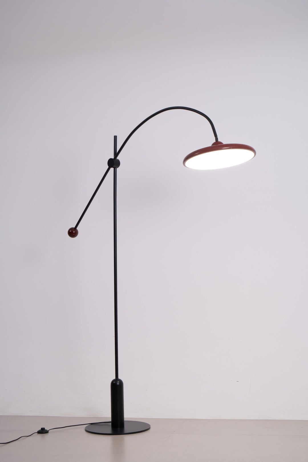 Lola Floor Lamp - Vakkerlight
