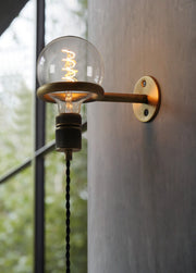 Loop minimalistische wandlamp met stopcontact