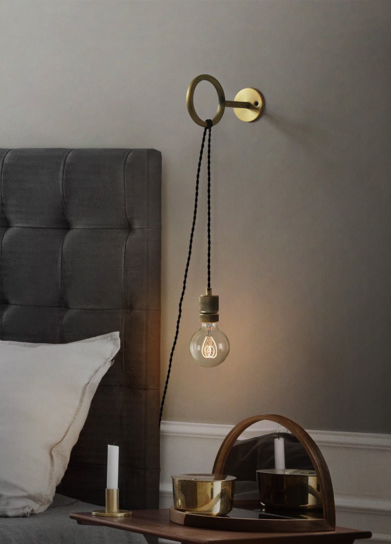 Loop Minimalist Wall Light With Wall Socket - Vakkerlight