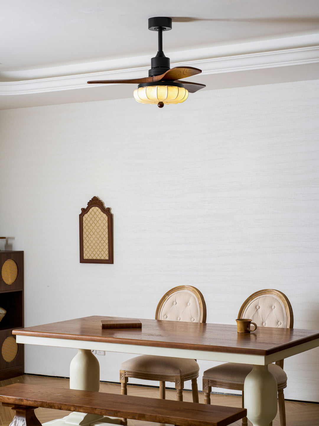 Lotus Bloom Deckenventilator mit Licht