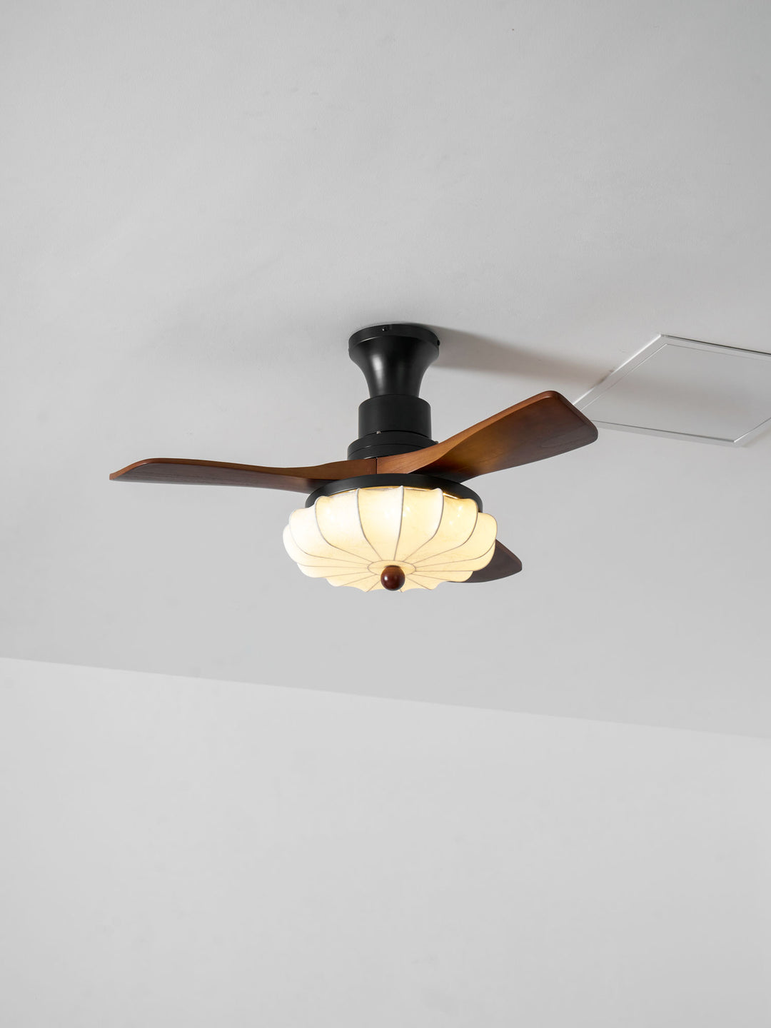 Lotus Bloom Ceiling Fan Light - Vakkerlight