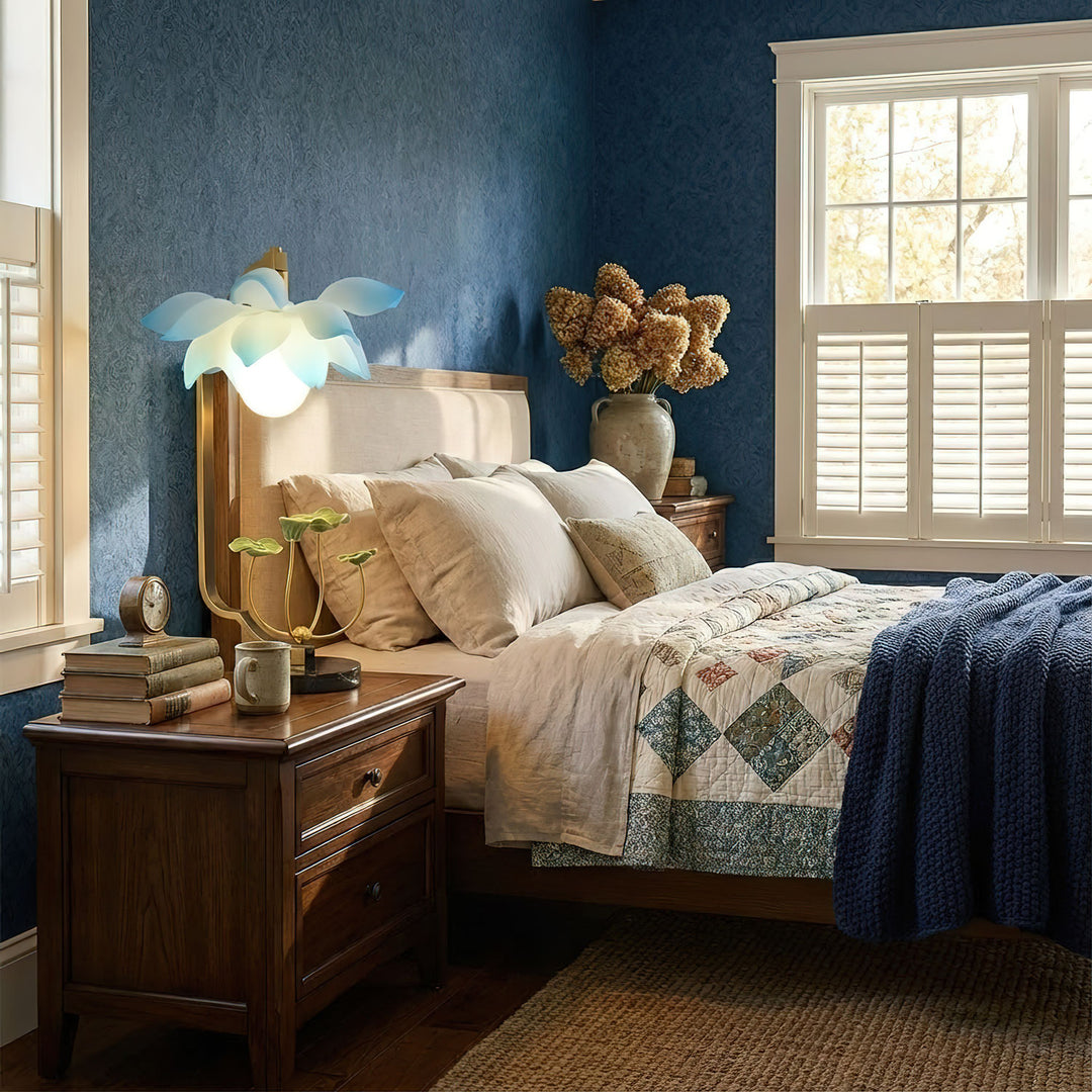 Lotus Table Lamp - Vakkerlight