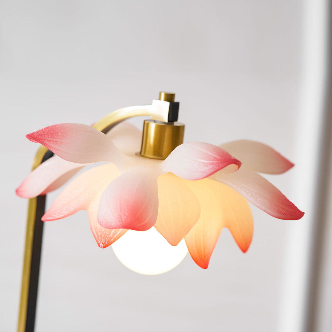 Lotus Table Lamp - Vakkerlight
