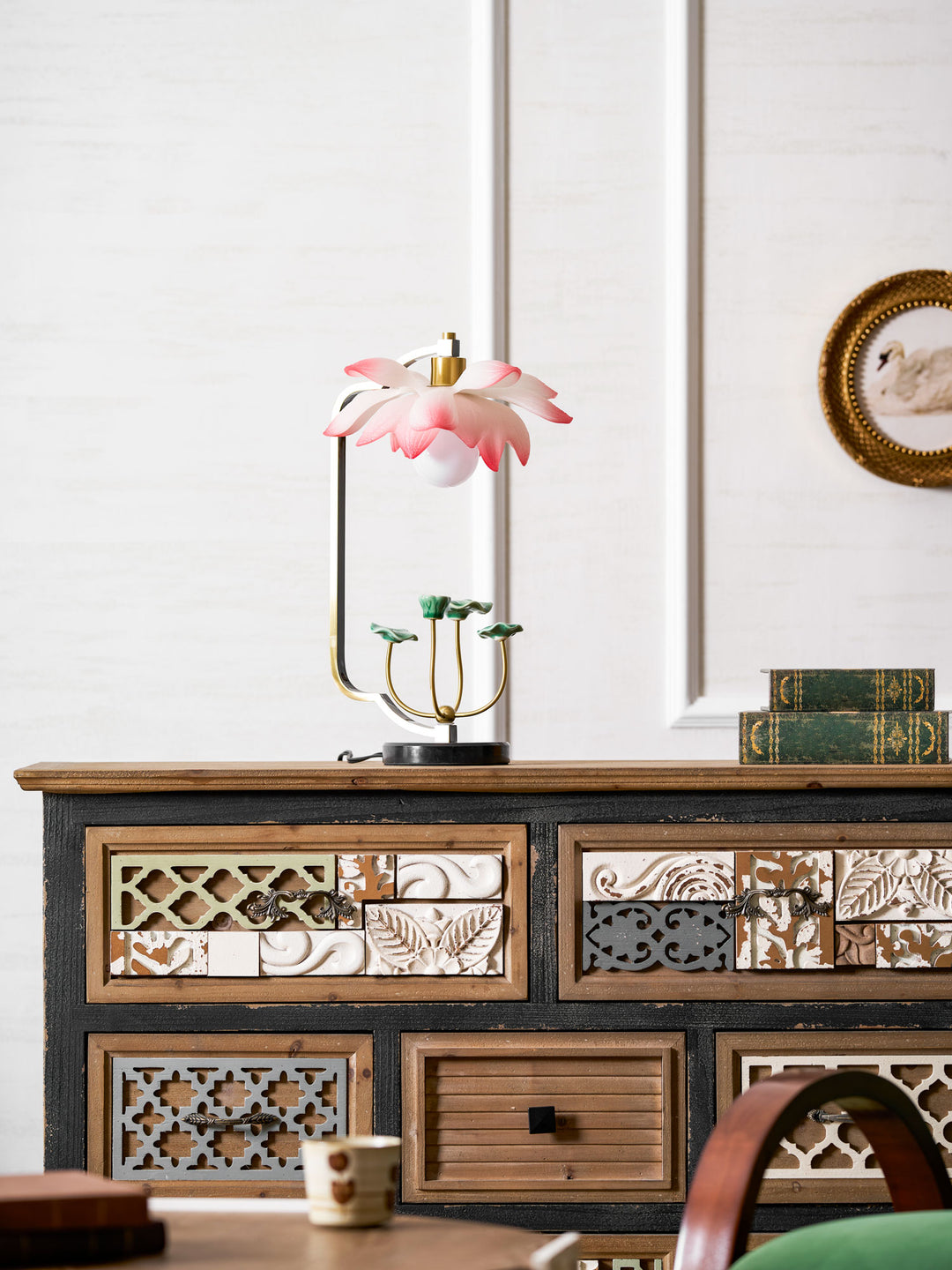 Lotus Table Lamp - Vakkerlight