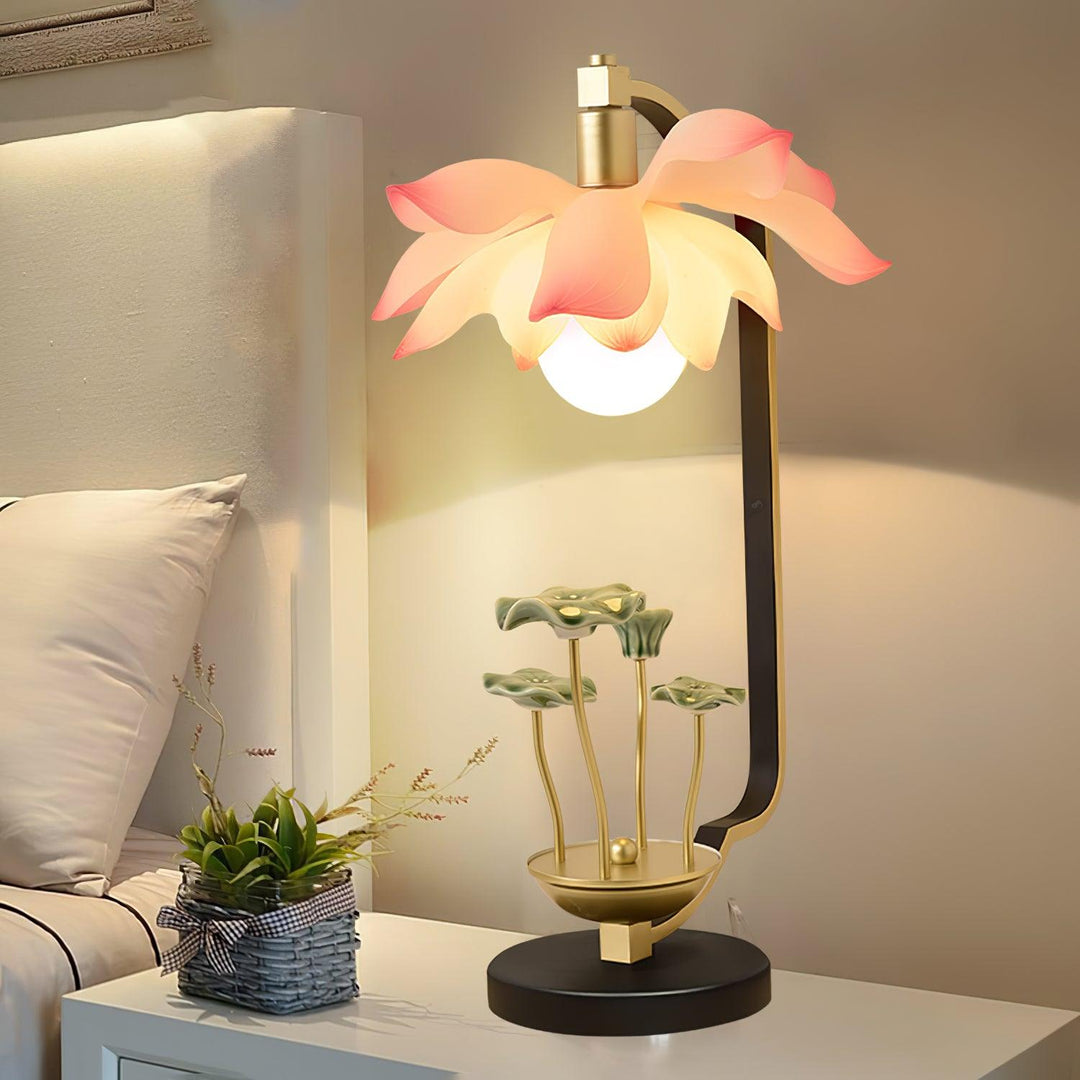 Lotus Table Lamp - Vakkerlight