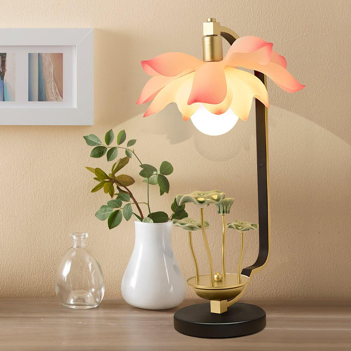 Lotus Table Lamp - Vakkerlight