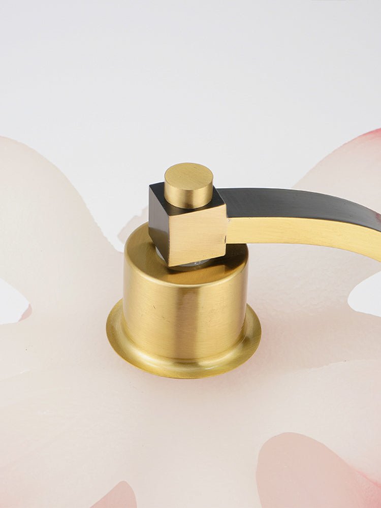 Lotus Table Lamp - Vakkerlight