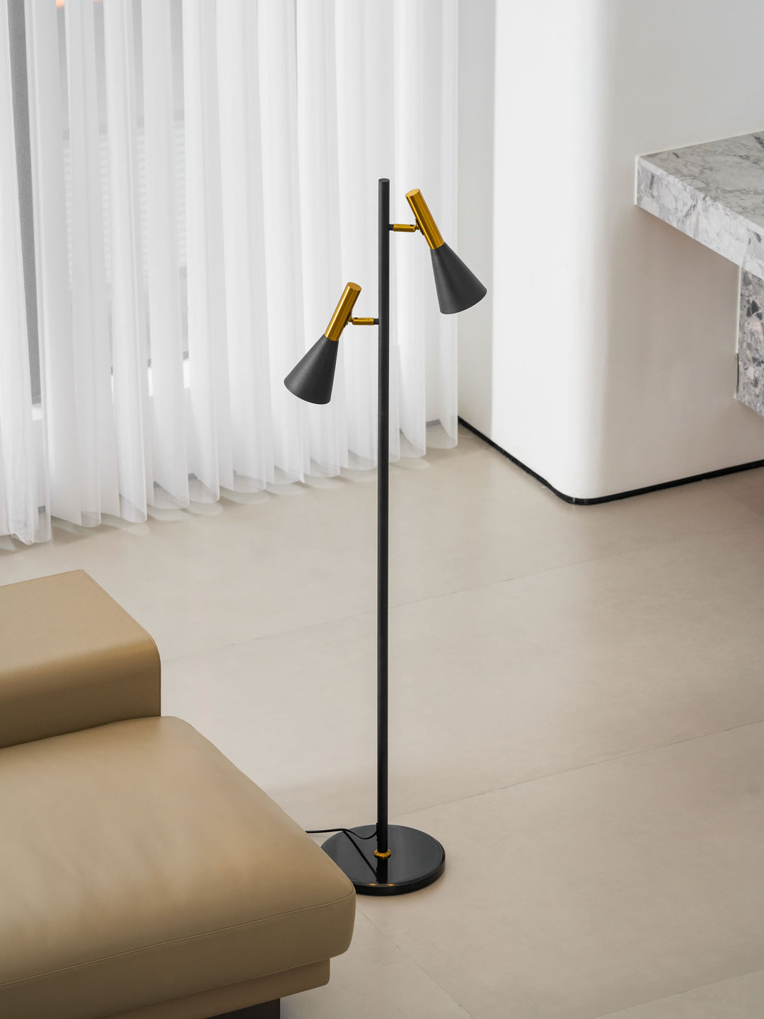 Lron Mouth Floor Lamp - Vakkerlight