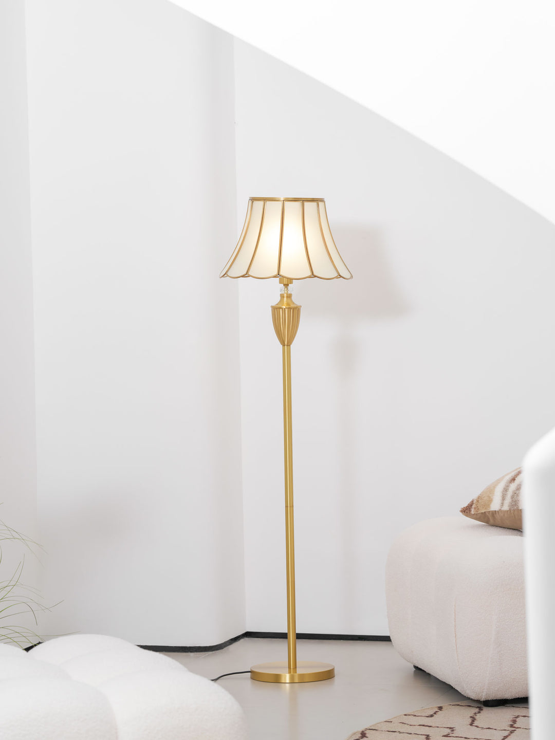 Lucia Floor Lamp - Vakkerlight