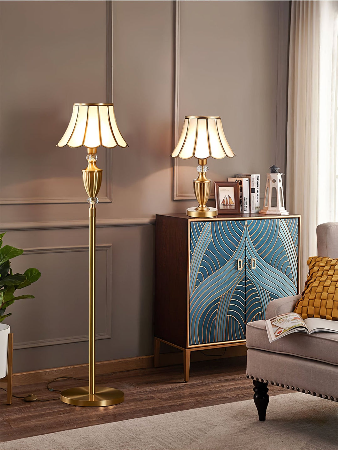 Lucia Floor Lamp - Vakkerlight