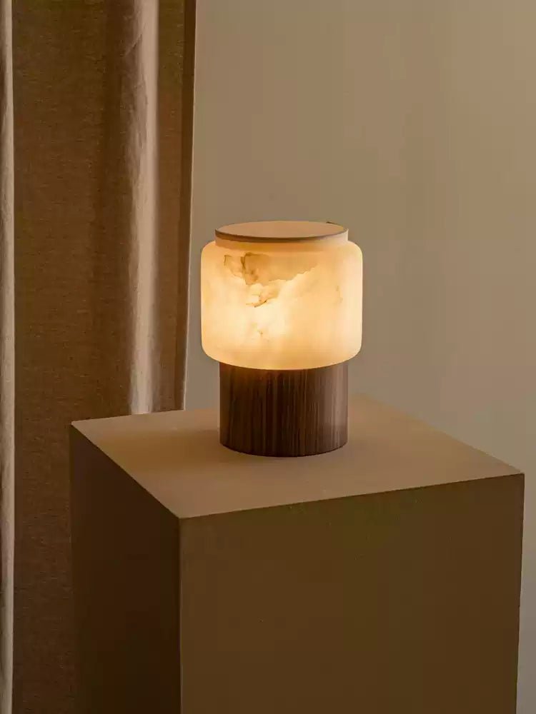 Luma Core Alabaster Table Lamp - Vakkerlight