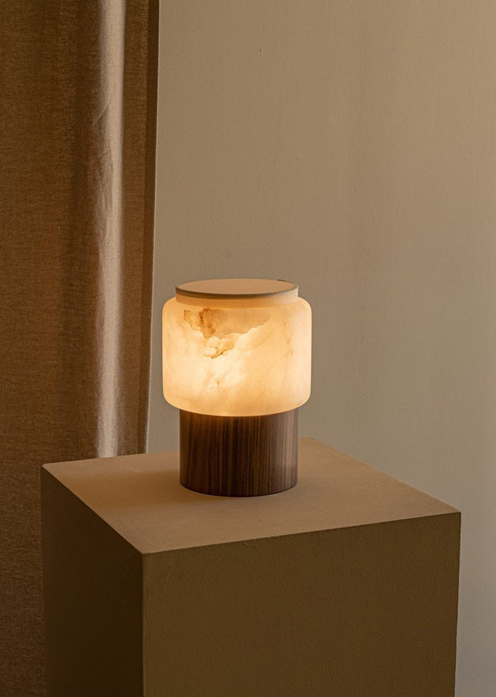Luma Core Alabaster Table Lamp - Vakkerlight