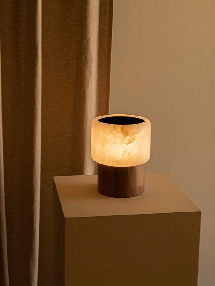 Luma Core Alabaster Table Lamp - Vakkerlight