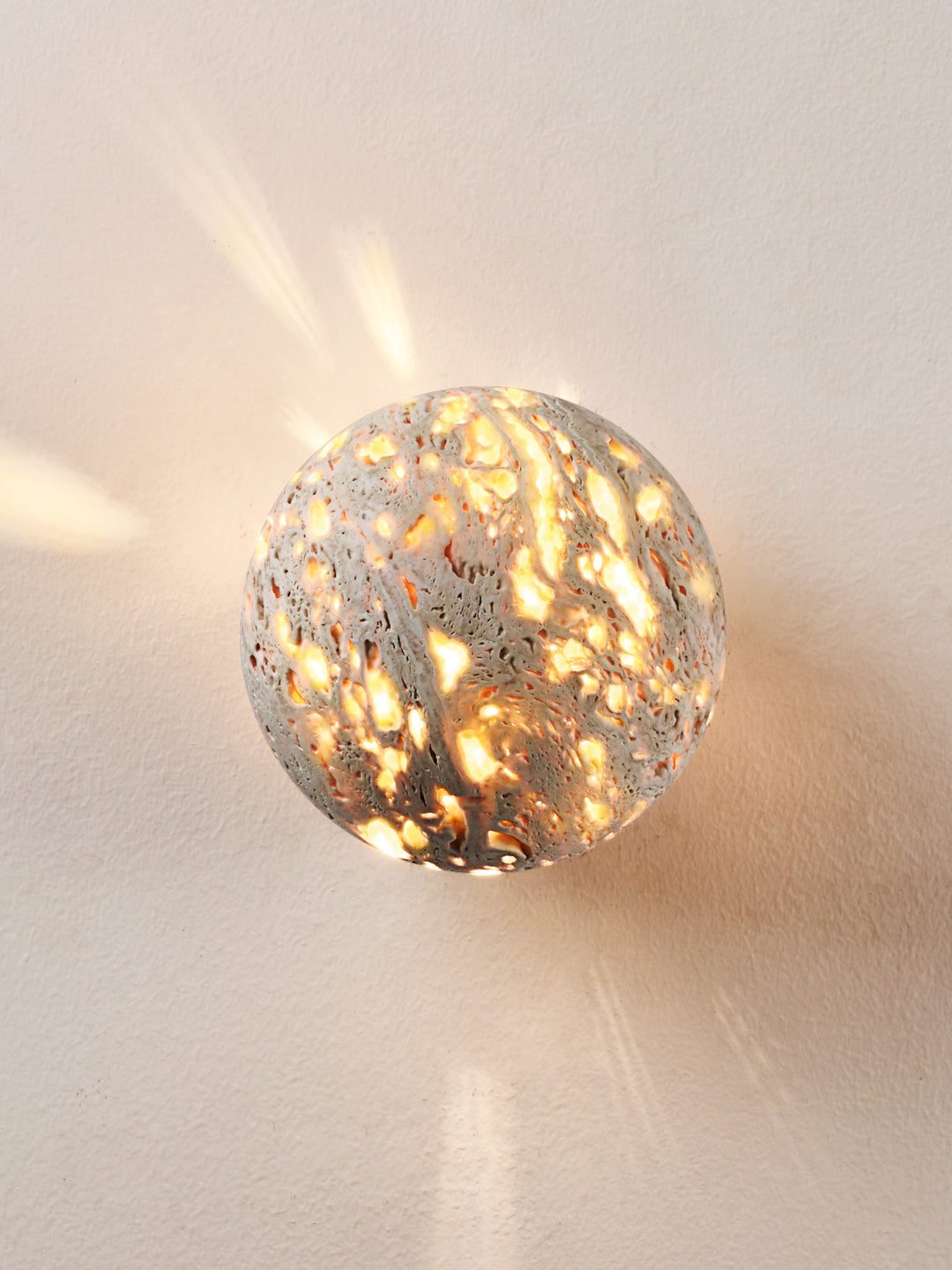 Luma Vein Stone Sphere Wall Light - Vakkerlight