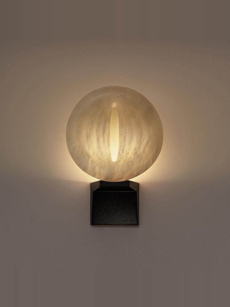 Lumen Rift Alabaster Wall Lamp - Vakkerlight