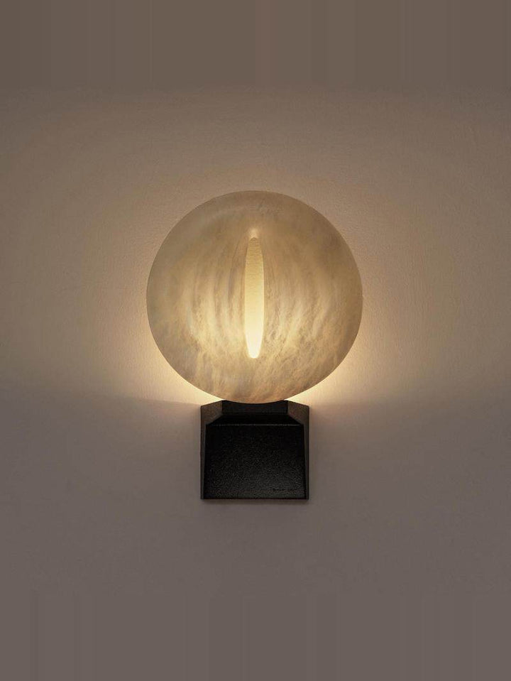 Lumen Rift Alabaster Wall Lamp - Vakkerlight