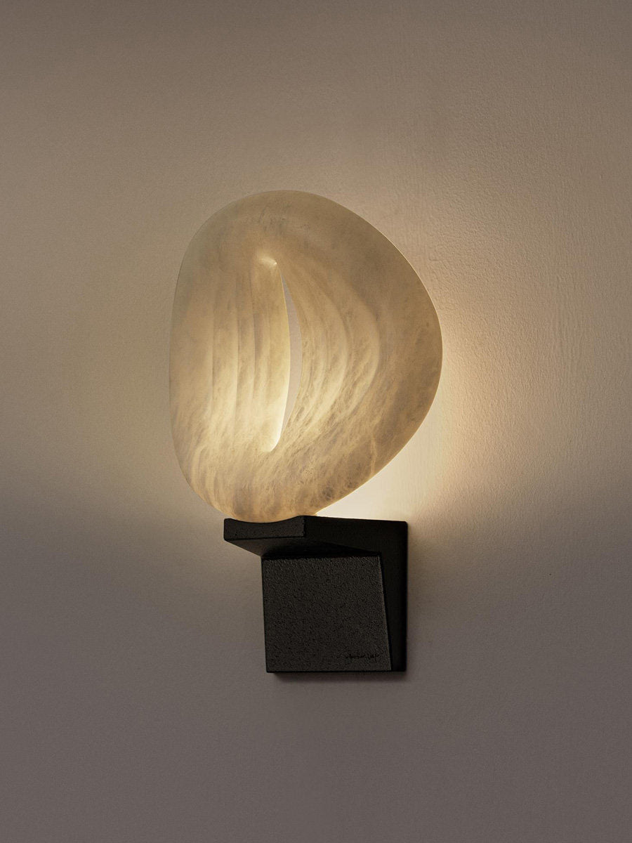 Lumen Rift Alabaster Wall Lamp - Vakkerlight