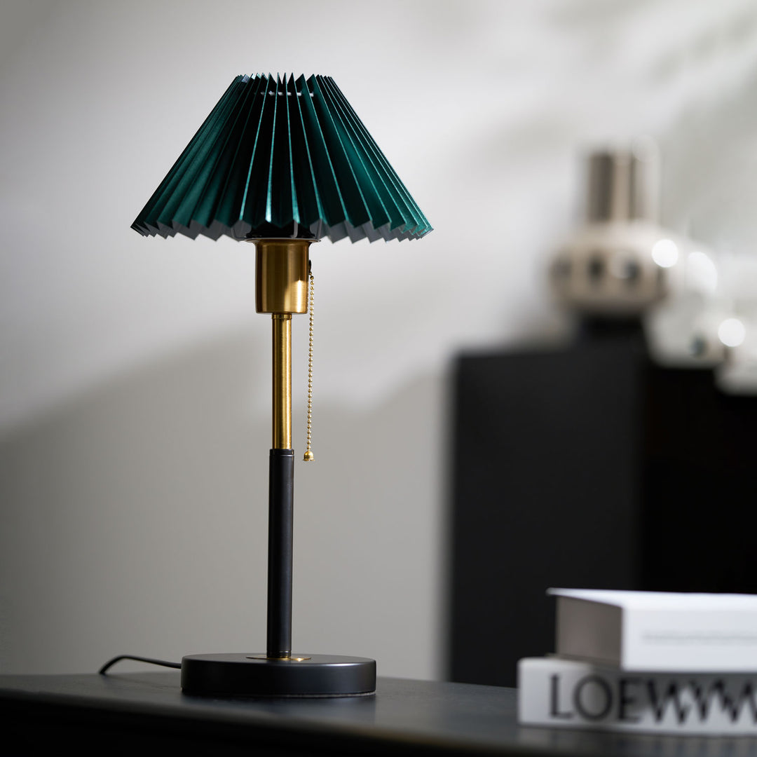 Lumi Pleated Table Lamp - Vakkerlight