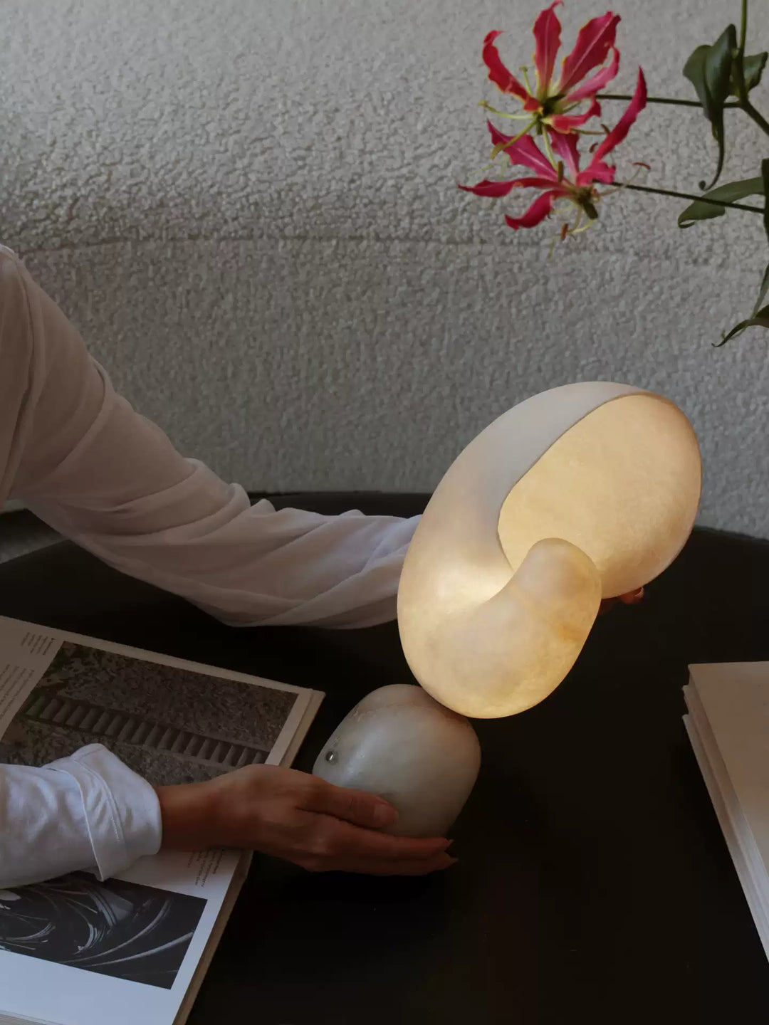 Lumora Shell Table Lamp - Vakkerlight