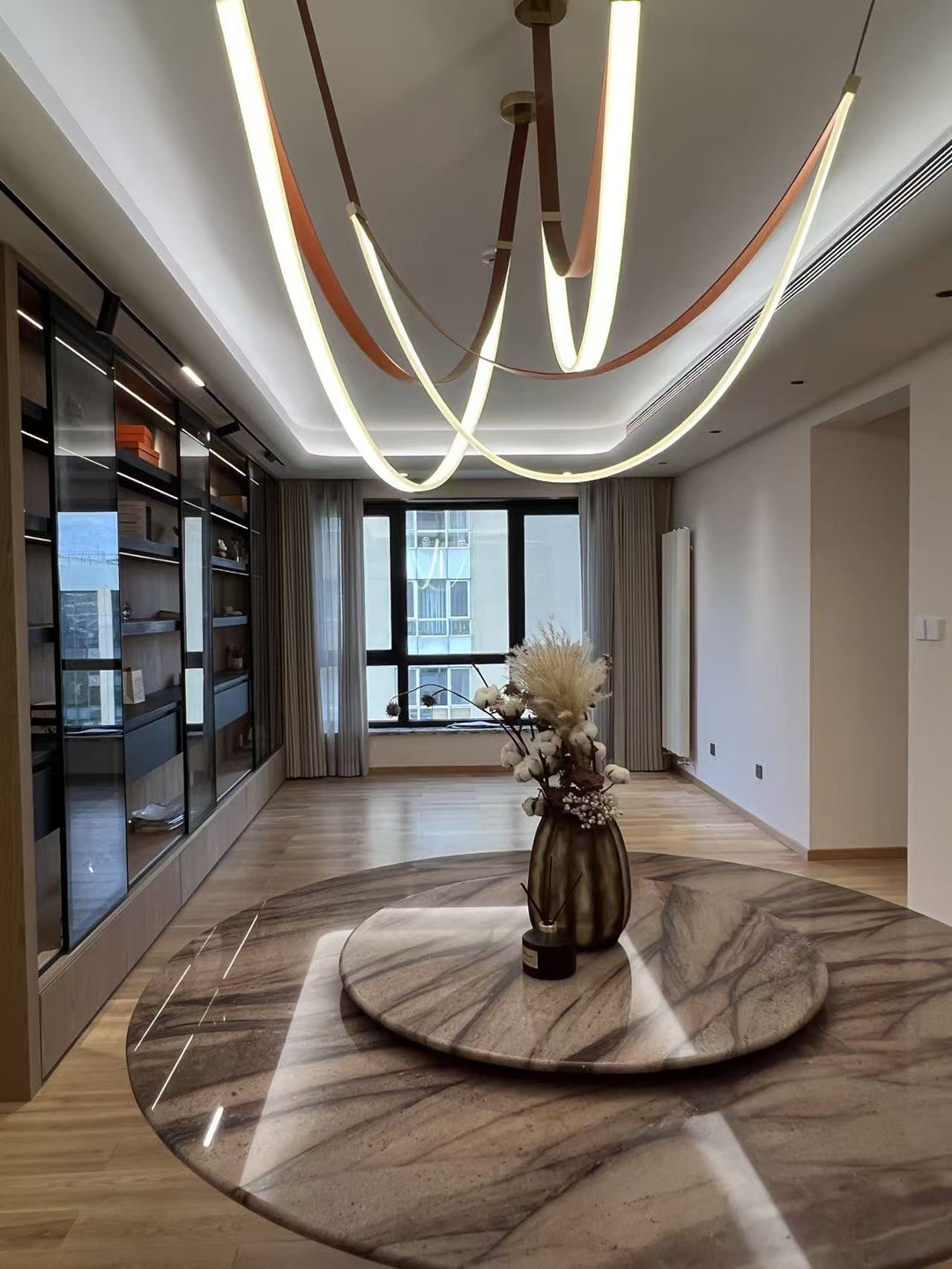 Lunestra Strap Chandelier - Vakkerlight