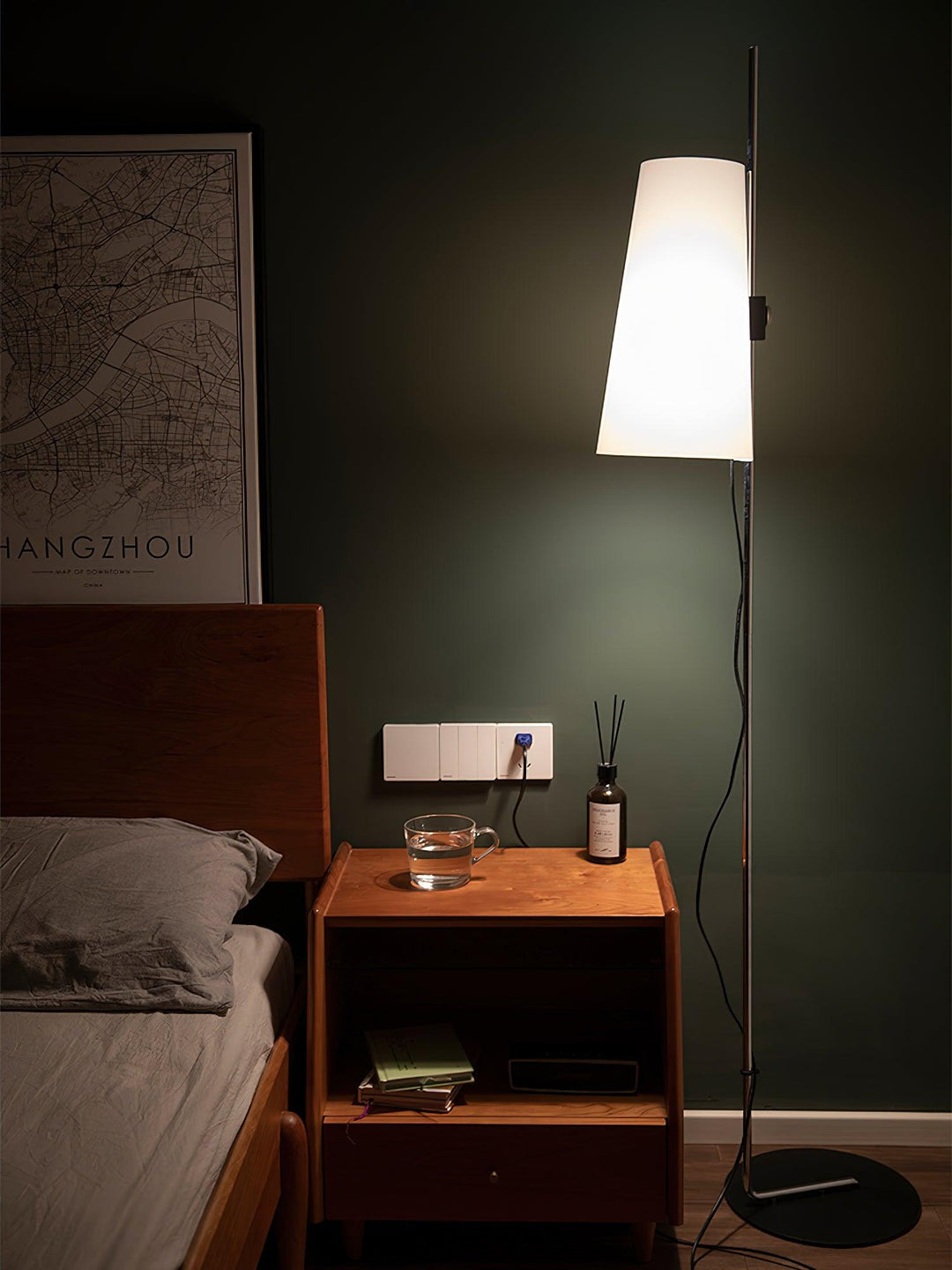 Lupe Floor Lamp - Vakkerlight