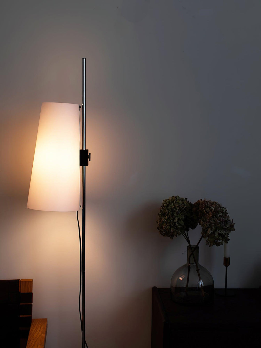 Lupe Floor Lamp - Vakkerlight