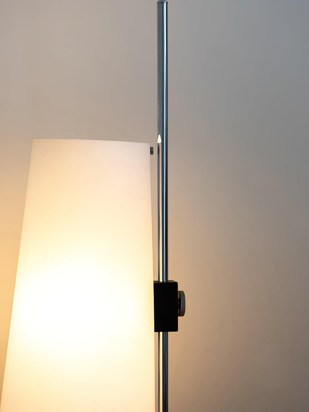 Lupe Floor Lamp - Vakkerlight