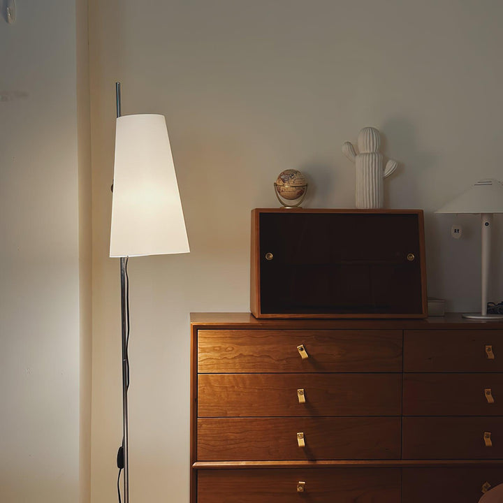 Lupe Floor Lamp - Vakkerlight