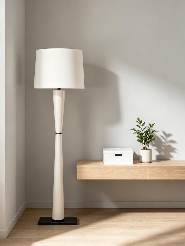Luxe Leather Floor Lamp - Vakkerlight