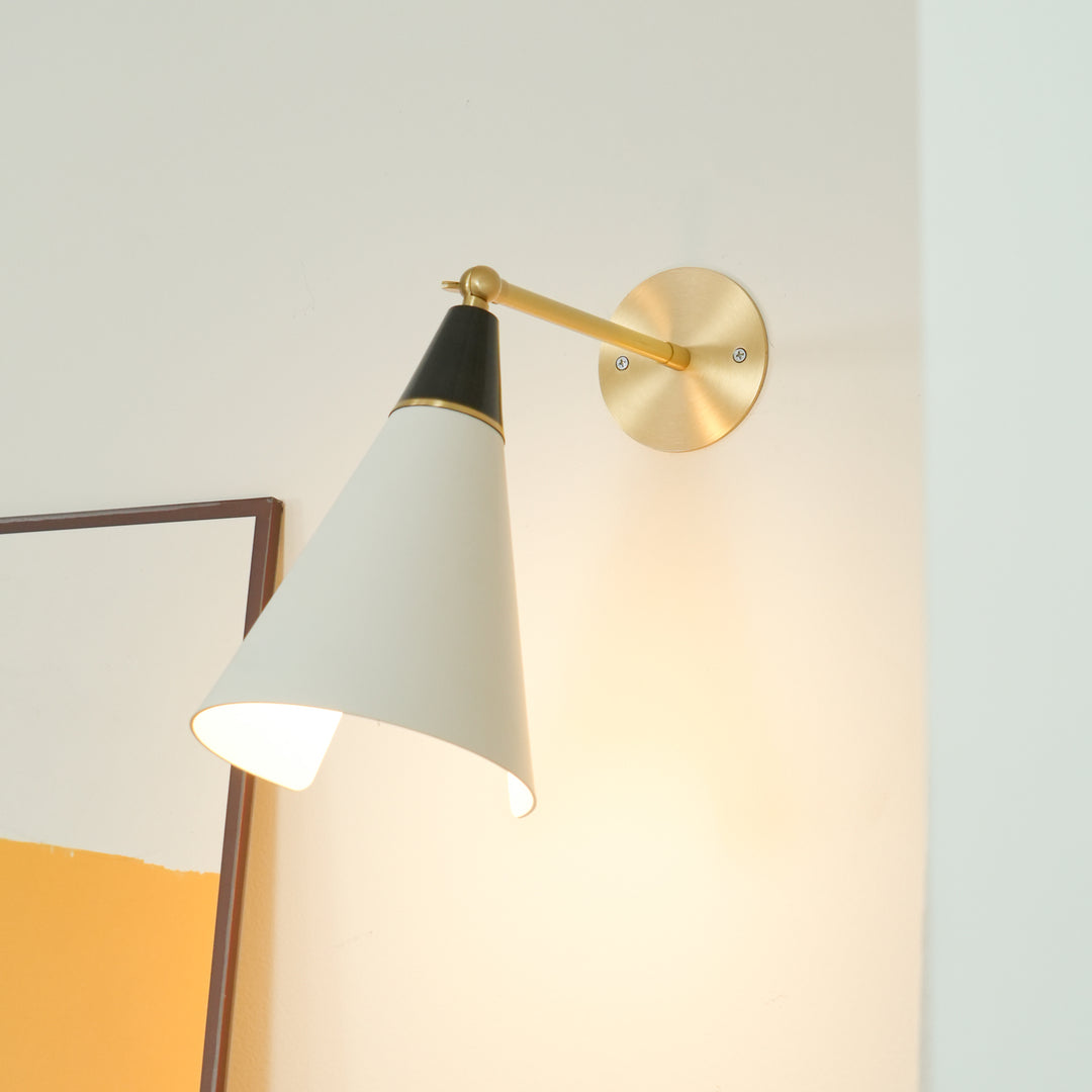 Petite Magari Wall Lamp - Vakkerlight