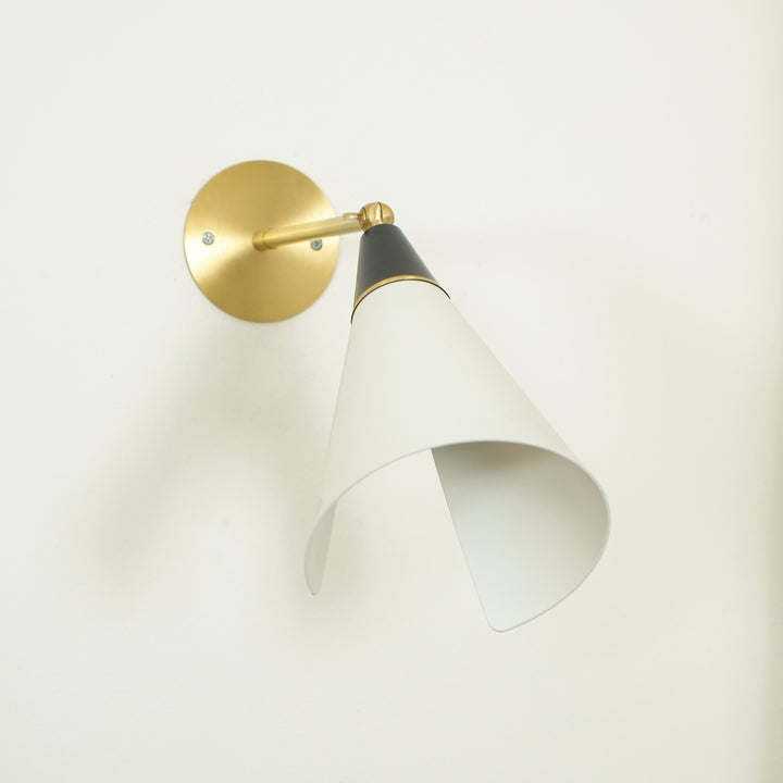 Petite Magari Wall Lamp - Vakkerlight