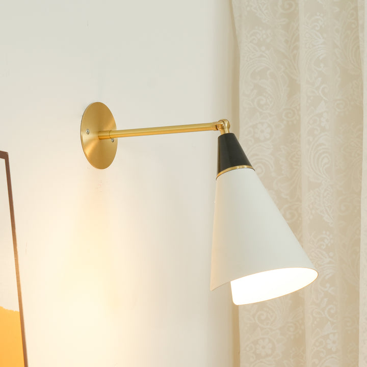 Petite Magari Wall Lamp - Vakkerlight