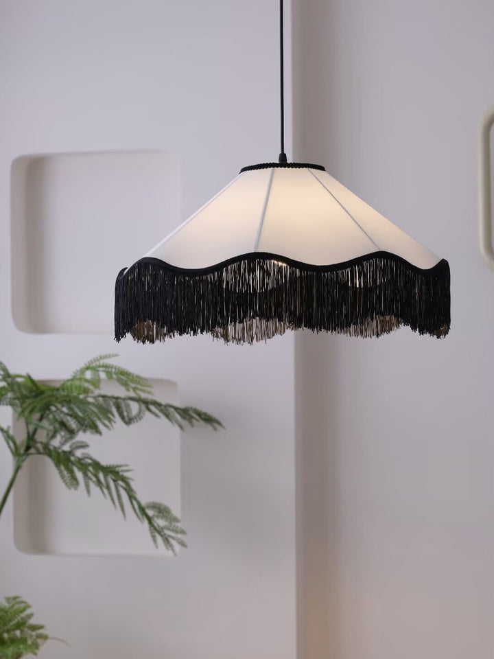 Lampe Pendentif en Tissu Mantilla à Glands