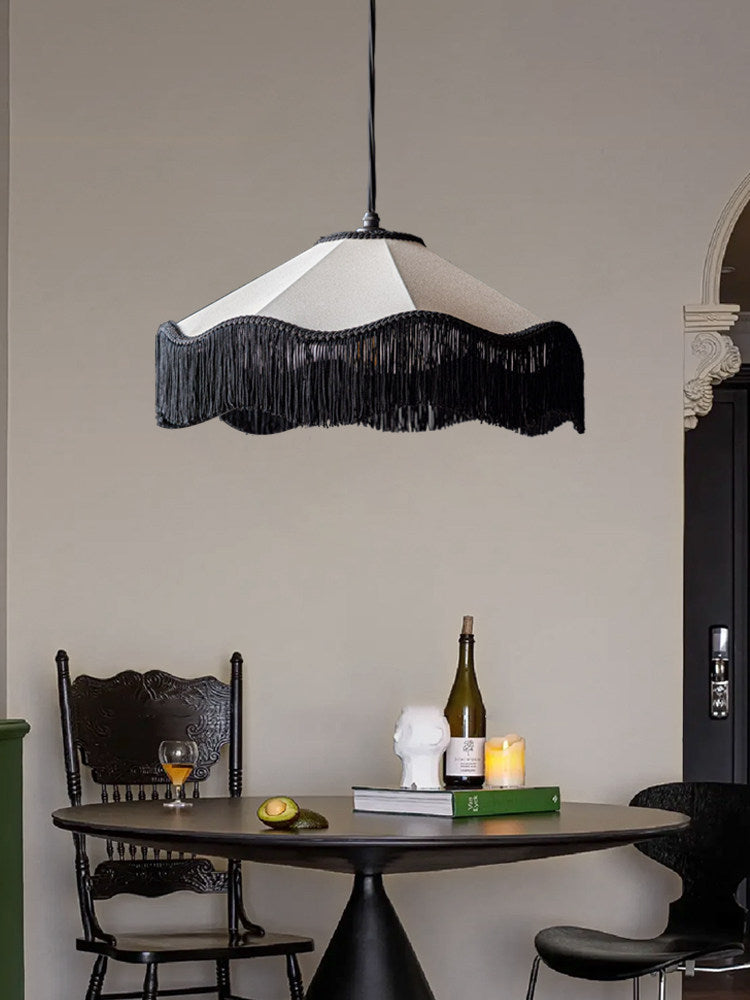 Lampe Pendentif en Tissu Mantilla à Glands