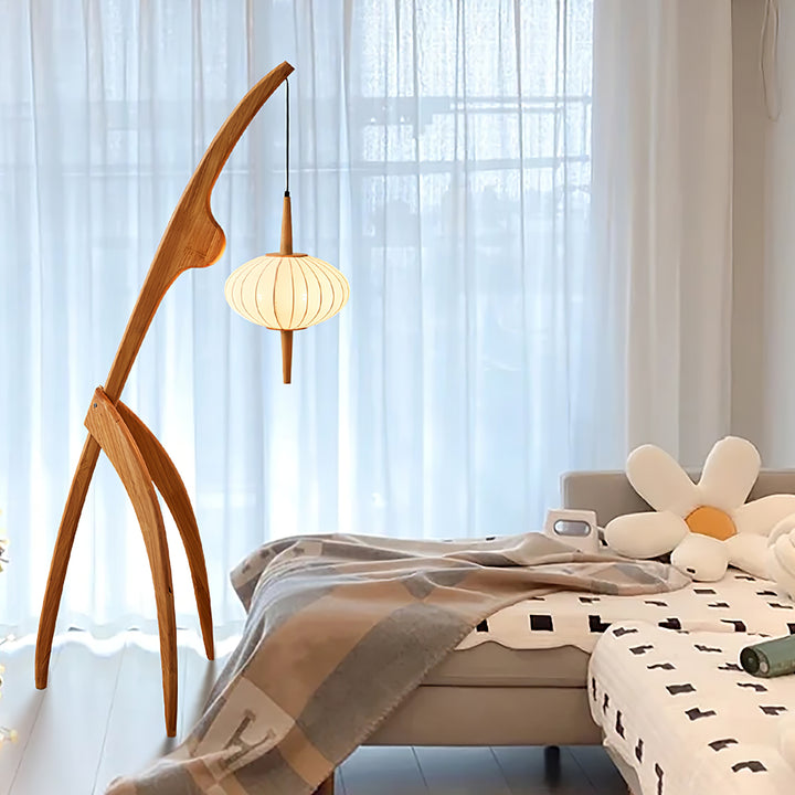 Mantis Wood Floor Lamp - Vakkerlight