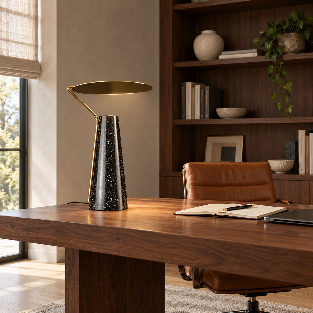 Luminária de Mesa em Mármore