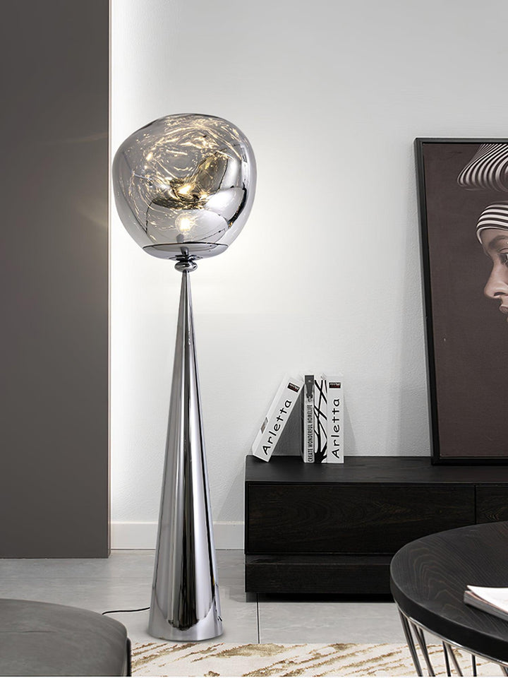 Cone Lava Floor Lamp - Vakkerlight