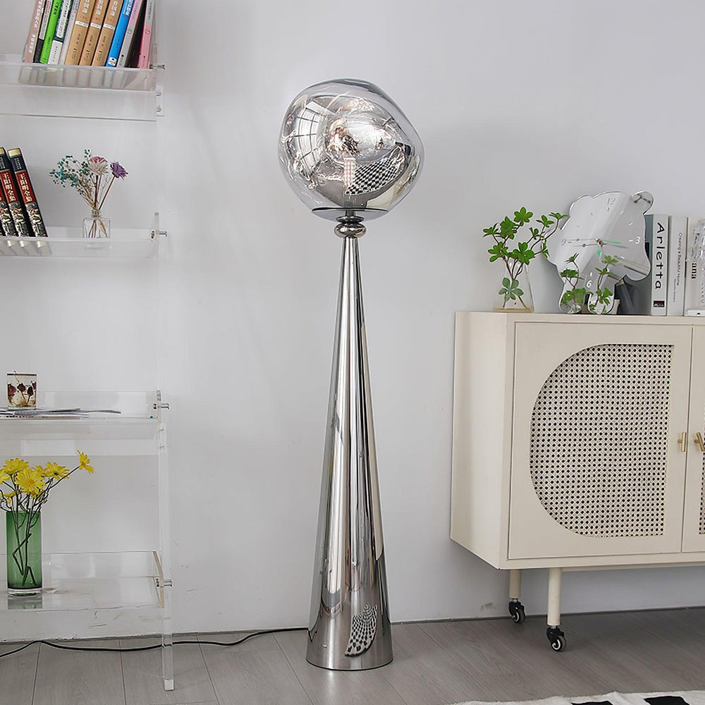 Cone Lava Floor Lamp - Vakkerlight