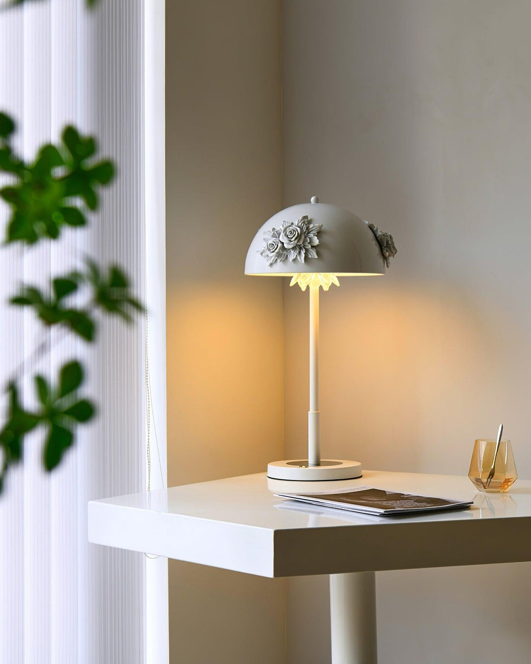 Meni Table Built-in Battery Lamp - Vakkerlight