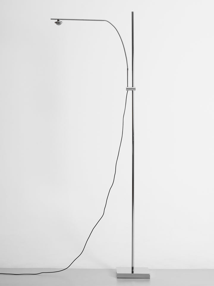 Metal Body Graceful Floor Lamp - Vakkerlight