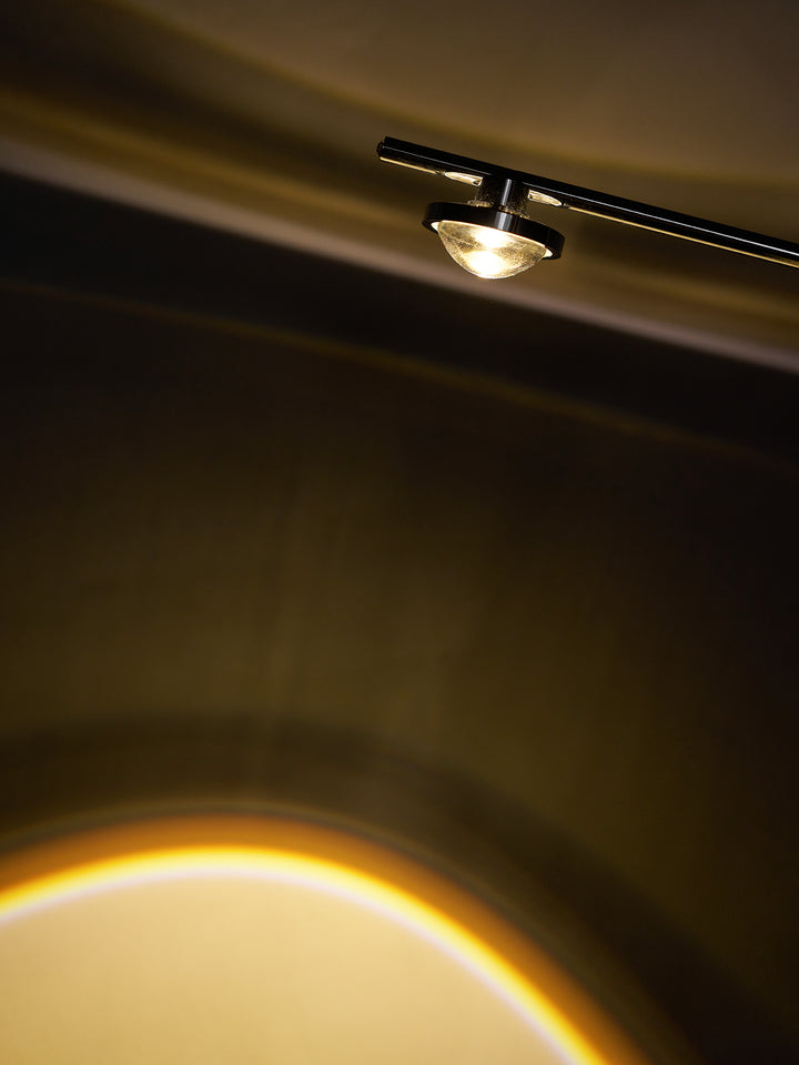 Metal Body Graceful Floor Lamp - Vakkerlight