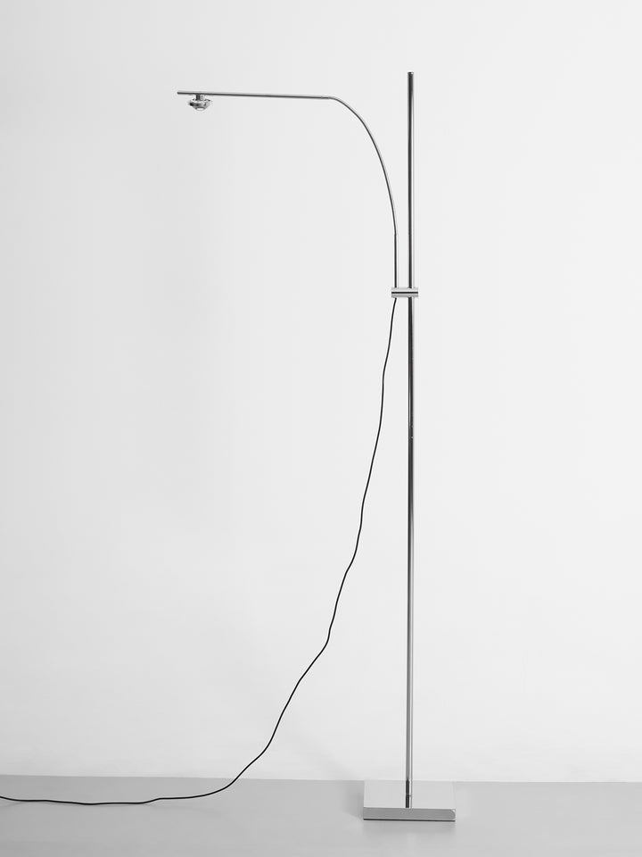 Metal Body Graceful Floor Lamp - Vakkerlight