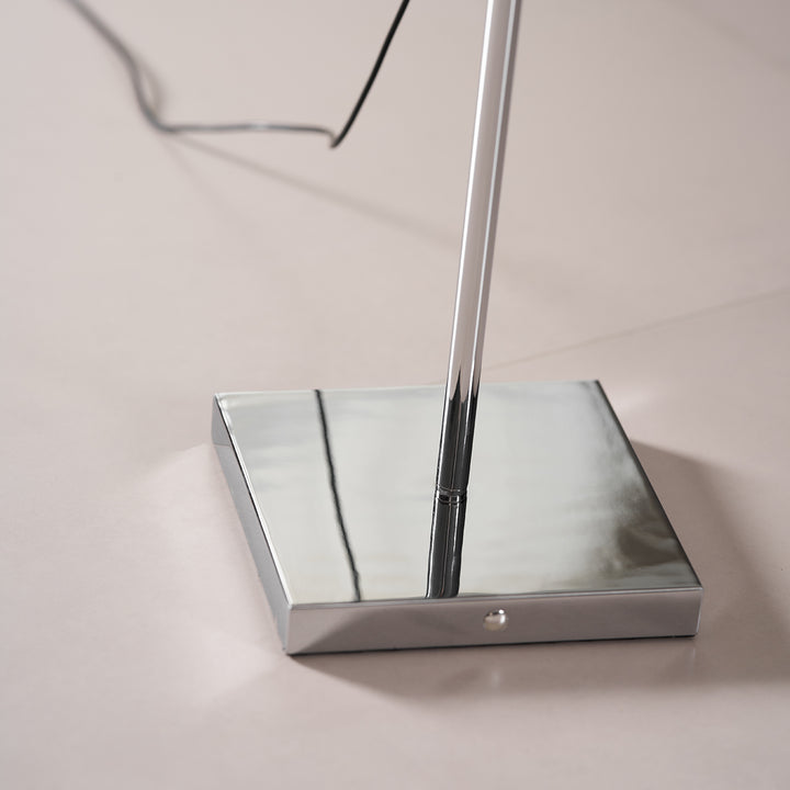 Metal Body Graceful Floor Lamp - Vakkerlight