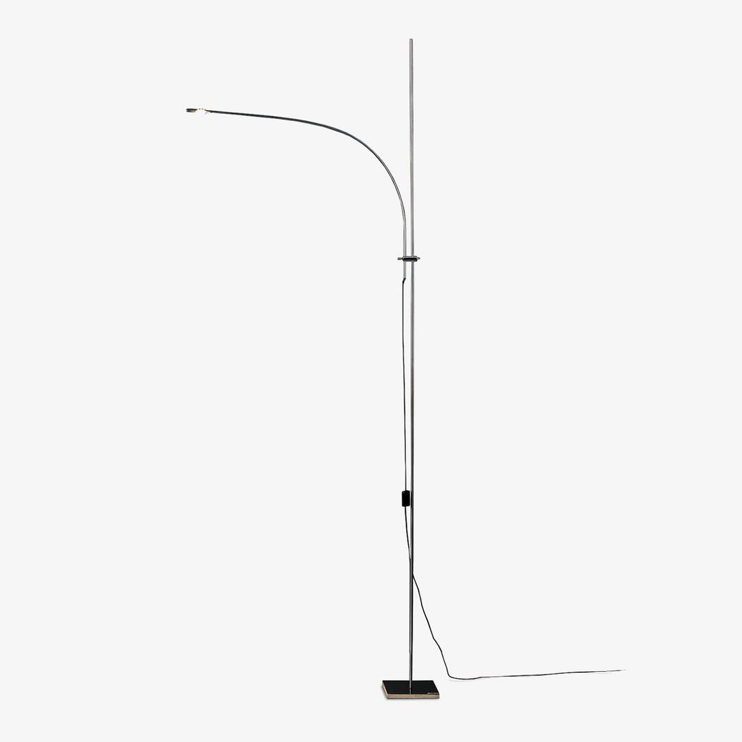 Metal Body Graceful Floor Lamp - Vakkerlight