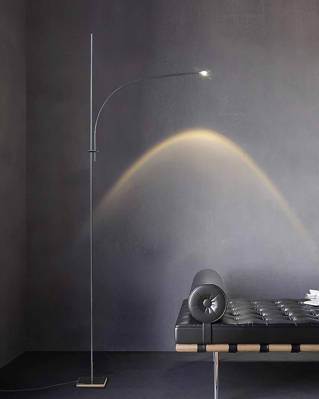 Metal Body Graceful Floor Lamp - Vakkerlight