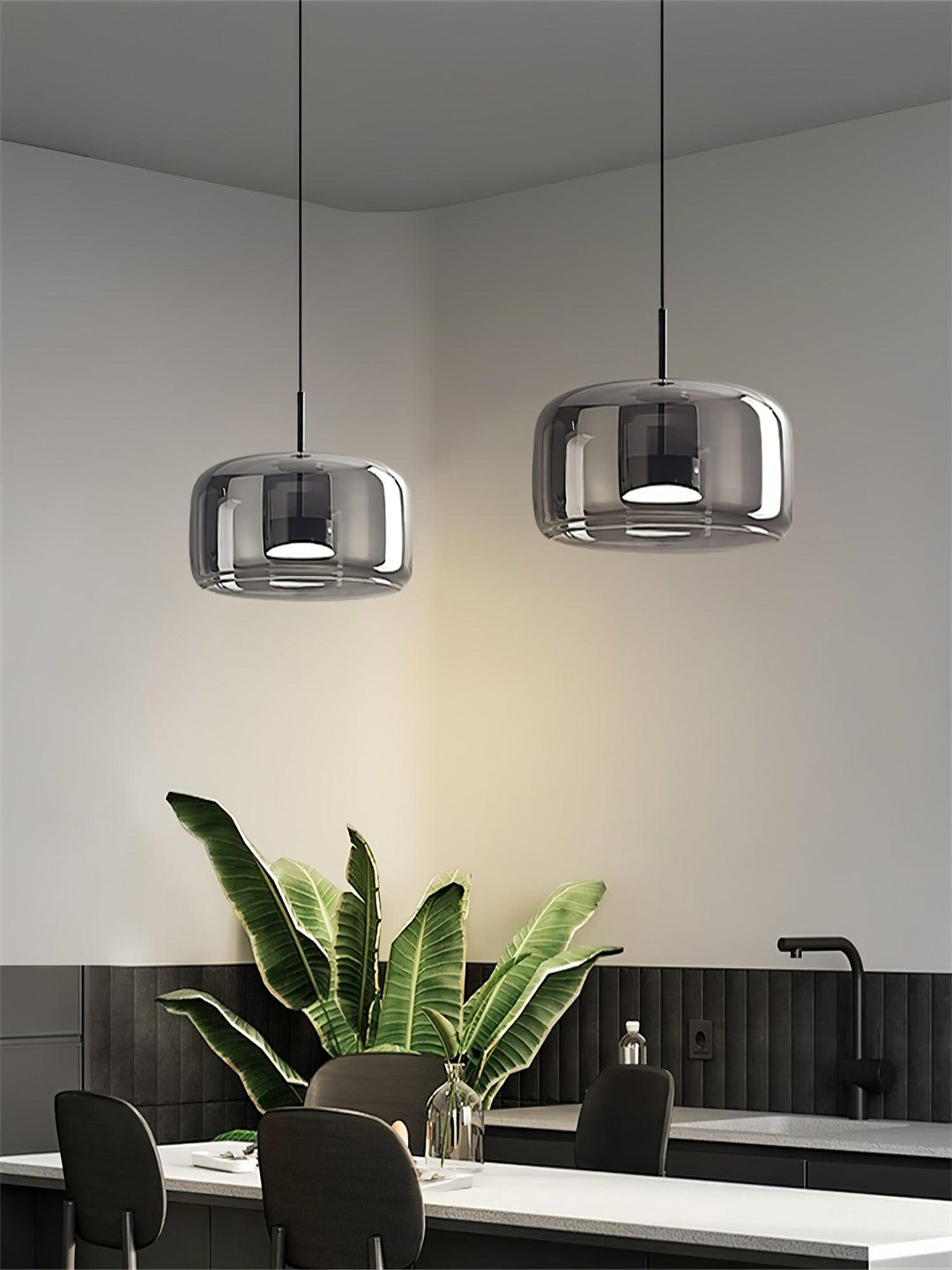 Metro Sphere Glass Pendant Lamp - Vakkerlight