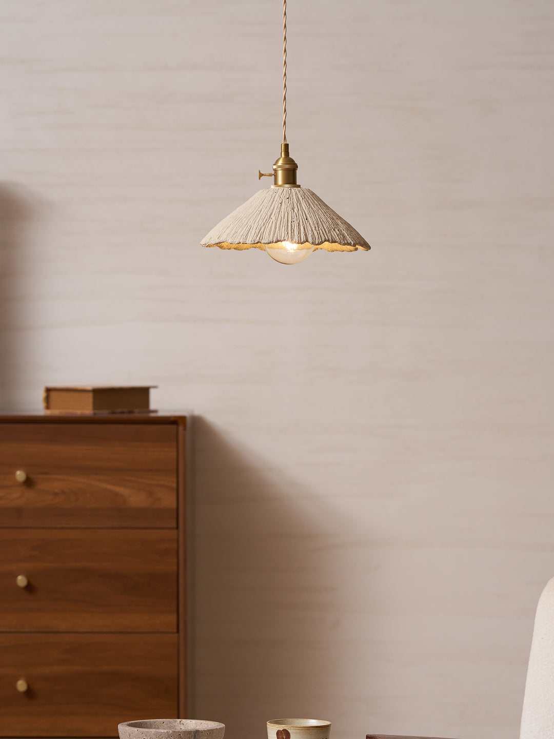 مصباح قلادة ميكروسيمنت