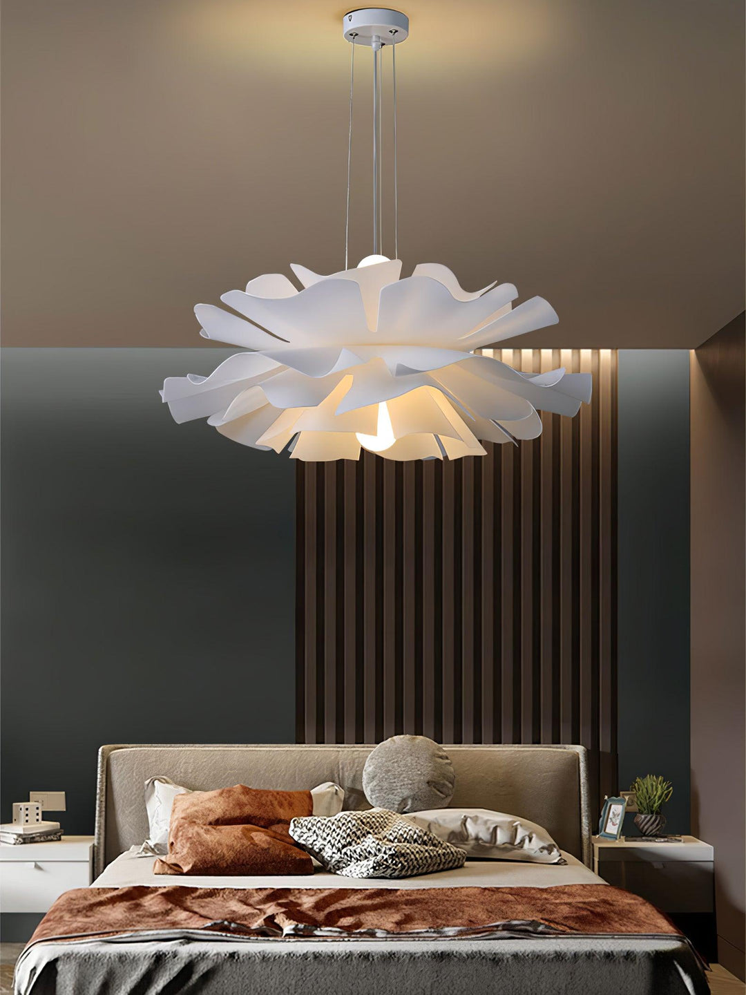 Lotus Flower Pendant Lamp - Vakkerlight