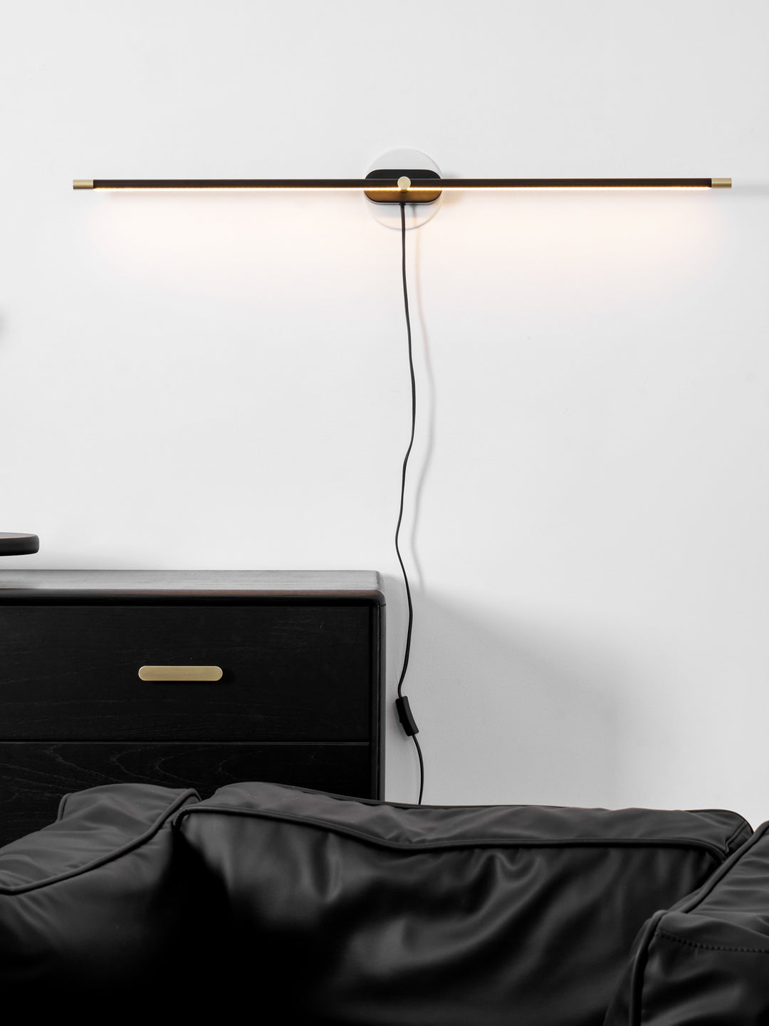Minimalist Linear Plug - in Wall Lamp - Vakkerlight