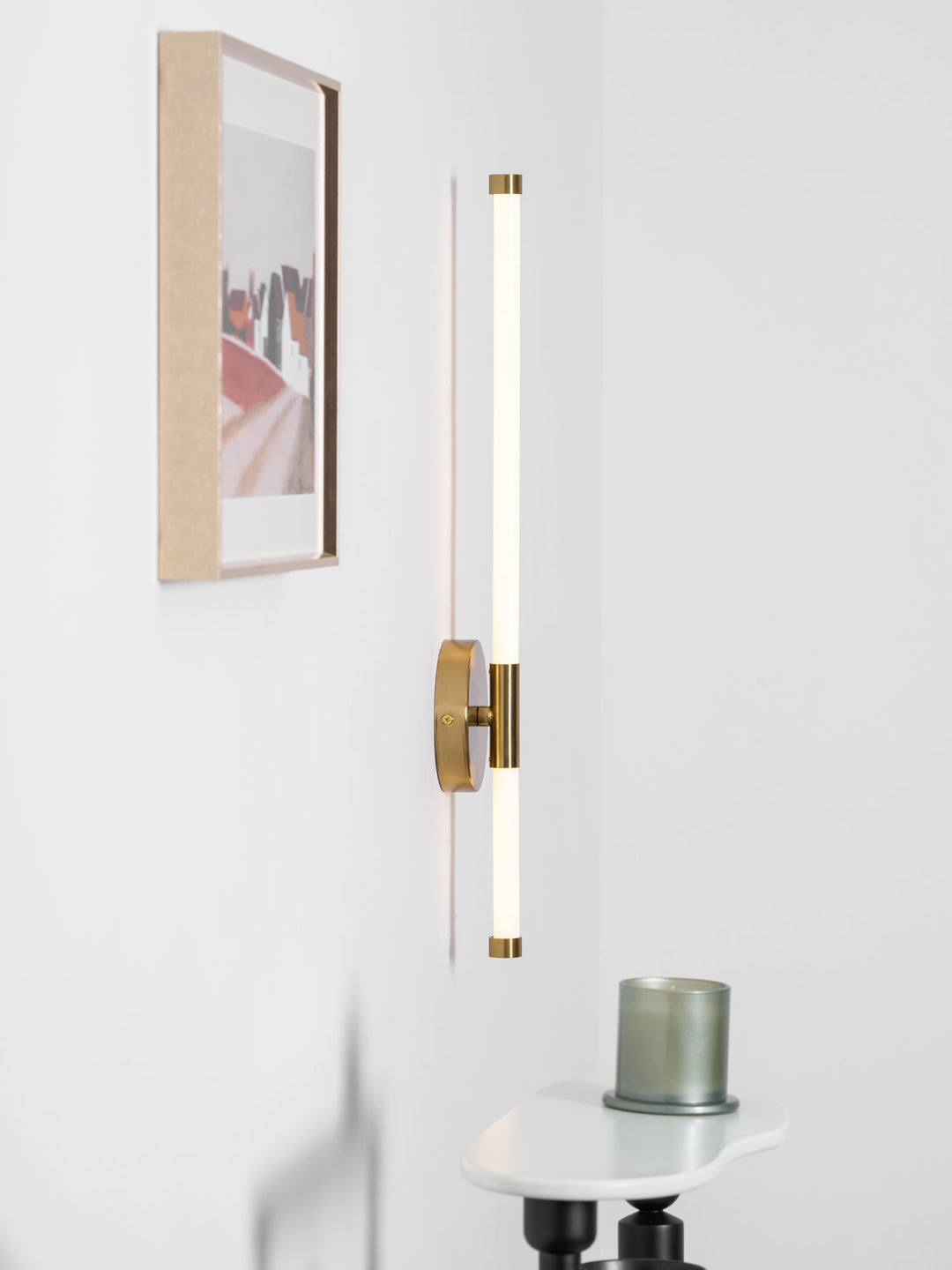 Minimalist Vertical Wall Sconce - Vakkerlight